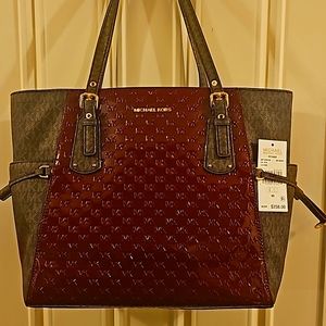 Michael Kors Voyager